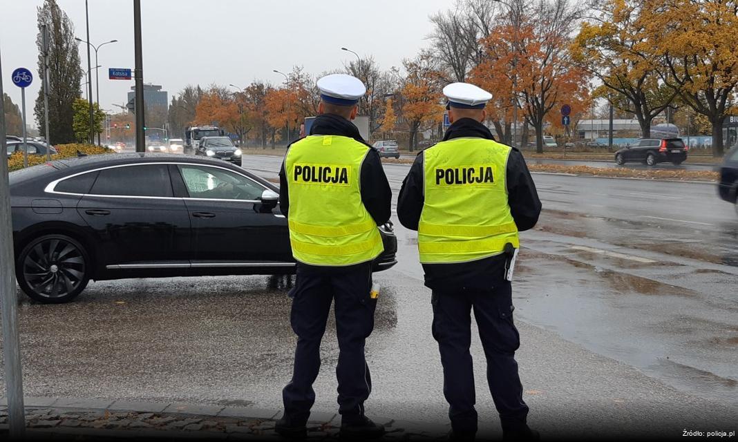 Szkoła Policji w Słupsku: Dzielnicowi Uczą Młodych Policjantów w Terenie